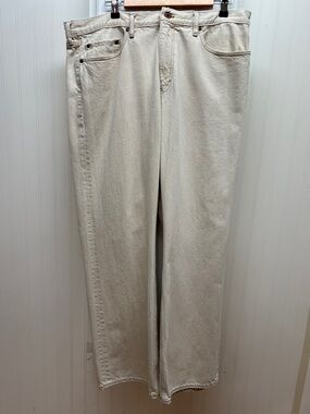 Banana Republic Straight Leg Jeans in Off-White/Cream